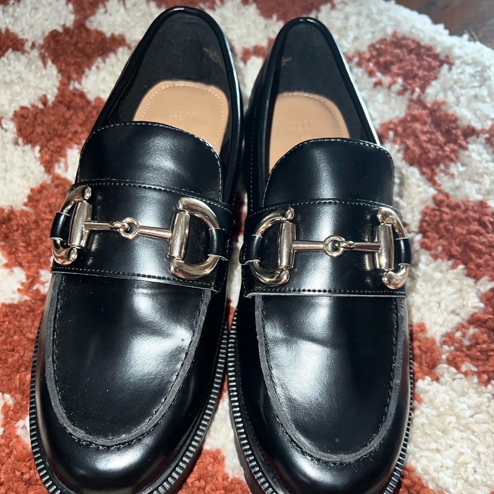 H&M Mary Janes. Size 39 size 8 US. BRAND NEW!!! Never worn only to try on